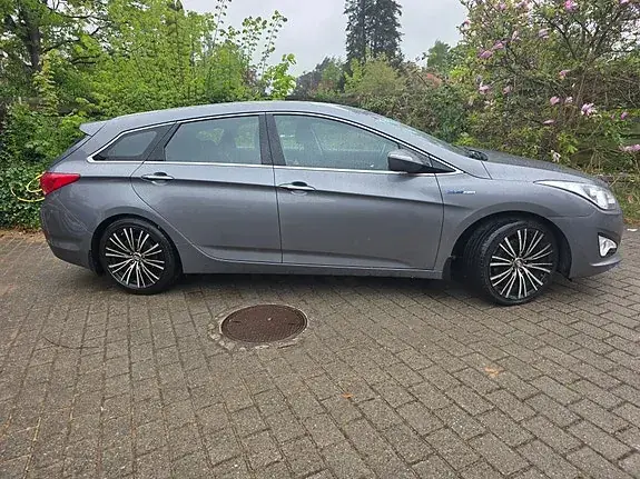 Hyundai I40 2012 photo 2