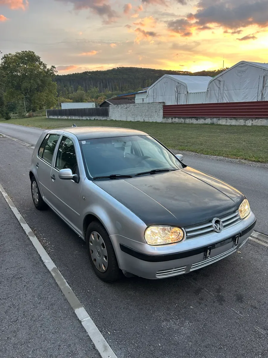 Volkswagen Golf 2002 photo 2