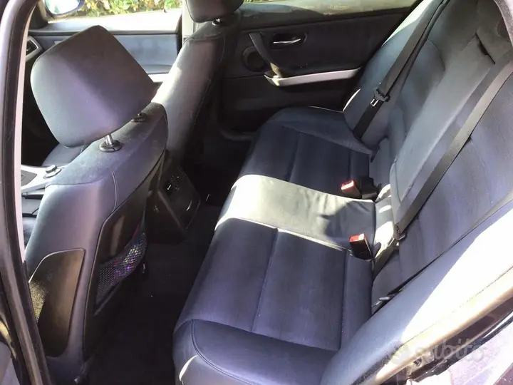 BMW 320D 2008 photo 2