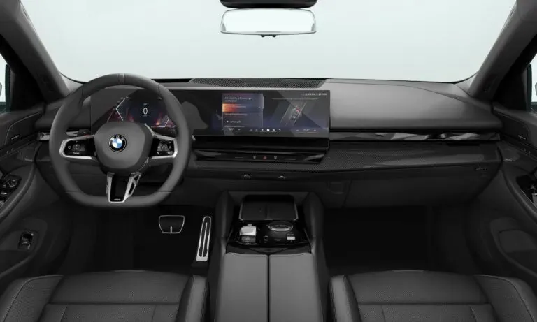 BMW 5 Series photo 3