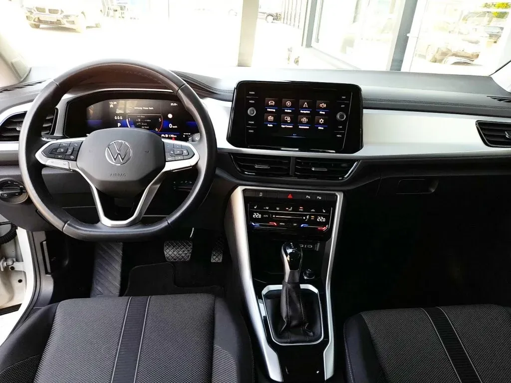 Volkswagen T-Roc 2023 photo 3