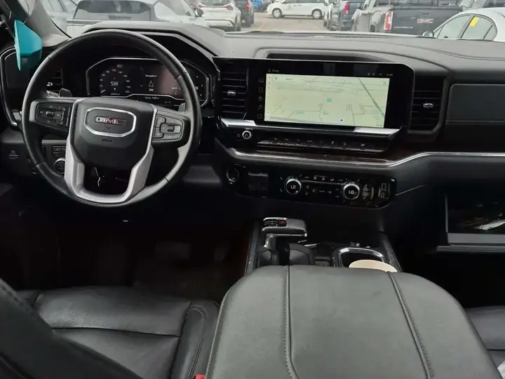 GMC Sierra 1500 2024 photo 2