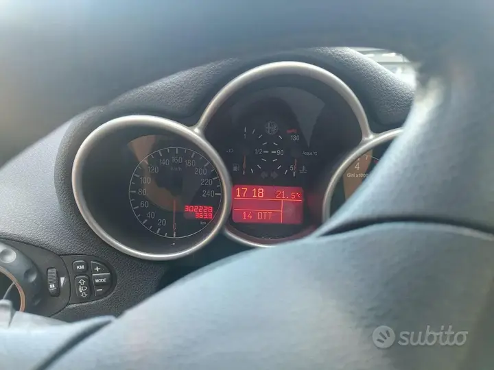Alfa Romeo 147 2004 photo 5