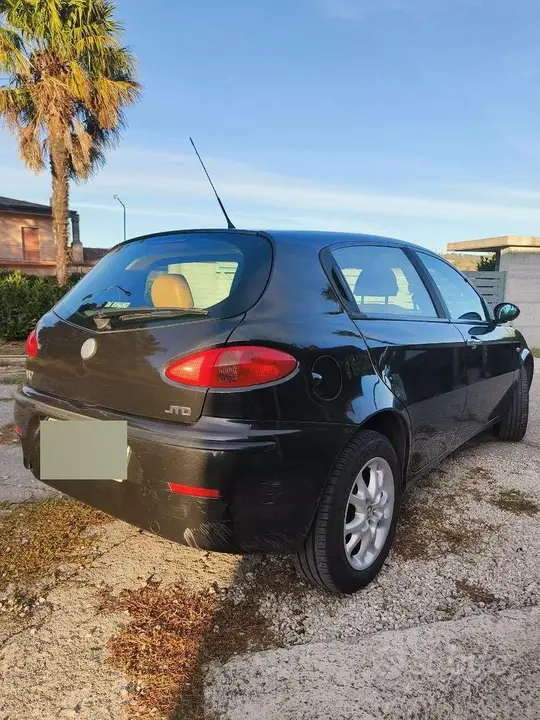 Alfa Romeo 147 2004 photo 3