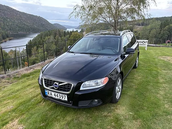 Volvo V70 2013 photo 2