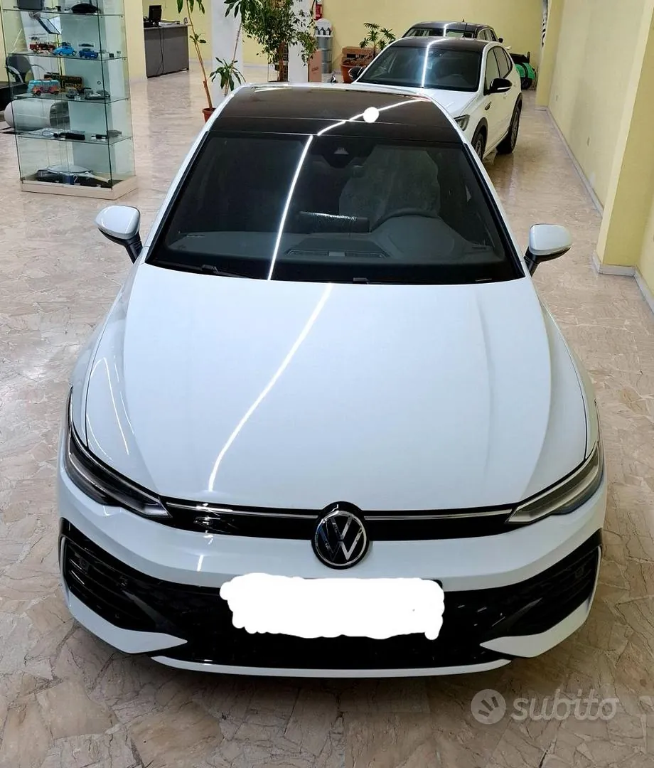 Volkswagen Golf 2024 photo 2