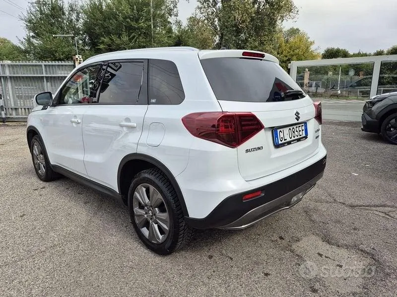 Suzuki Vitara 2022 photo 3
