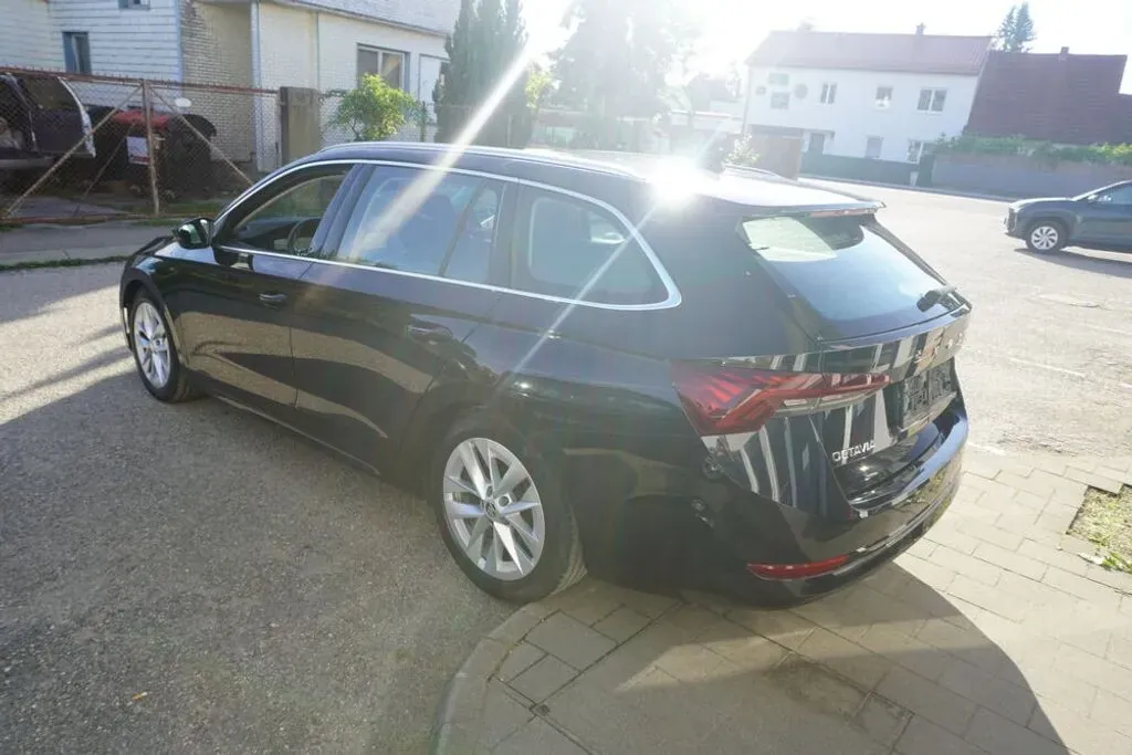 Skoda Octavia 2022 photo 3