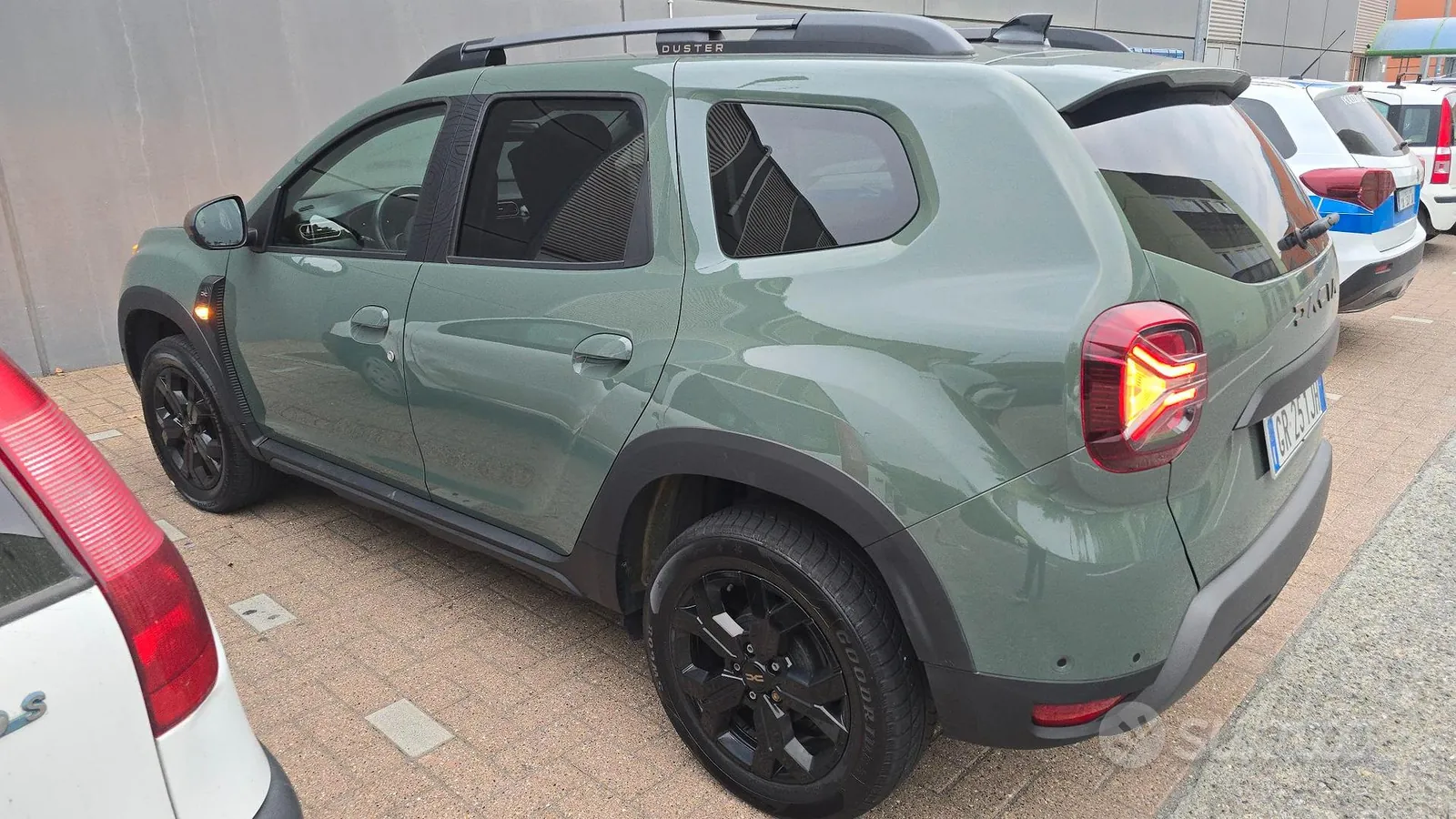 Dacia Duster 2023 photo 2
