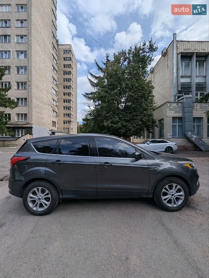 Ford Escape 2019 photo 3