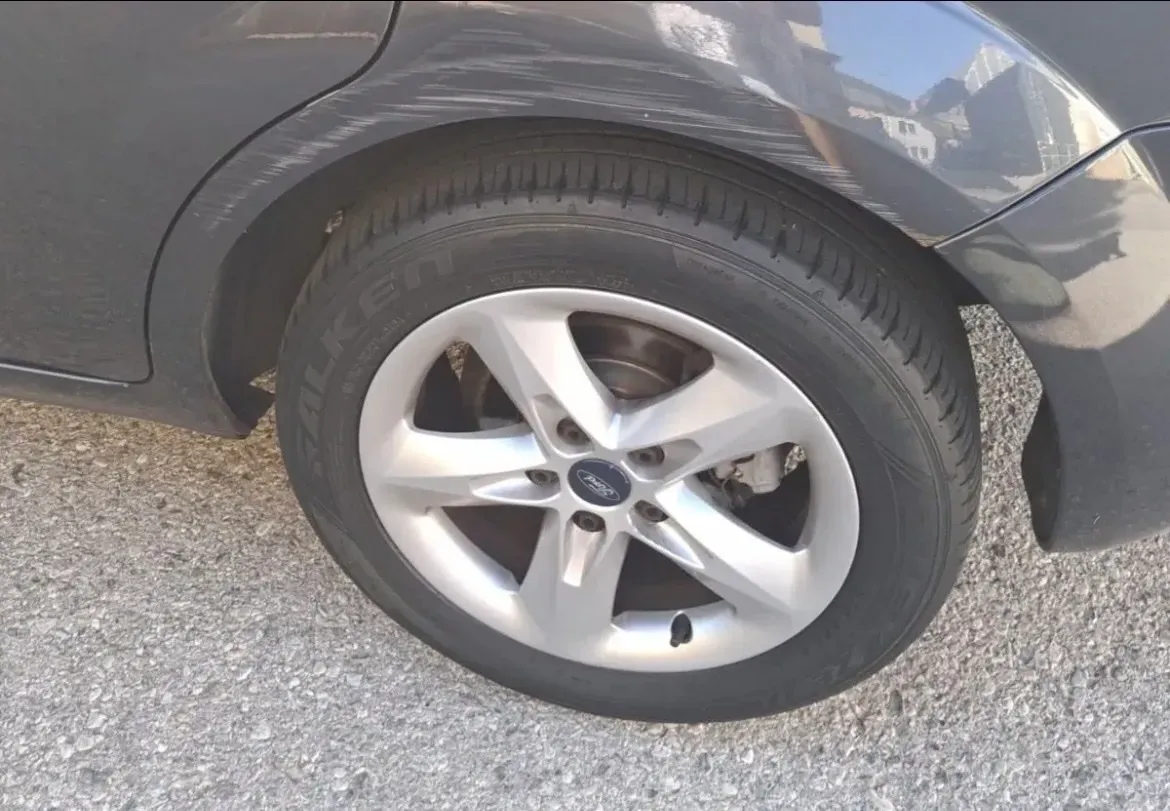 Ford Focus 2010 photo 3