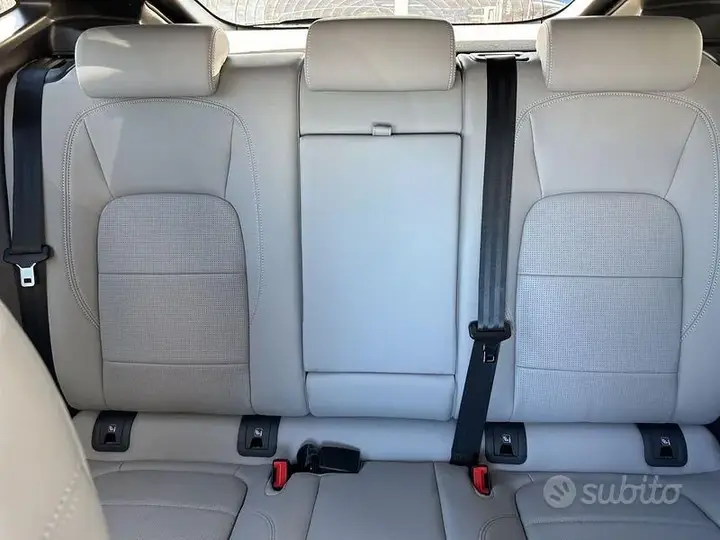 Jaguar E-Pace 2024 photo 5