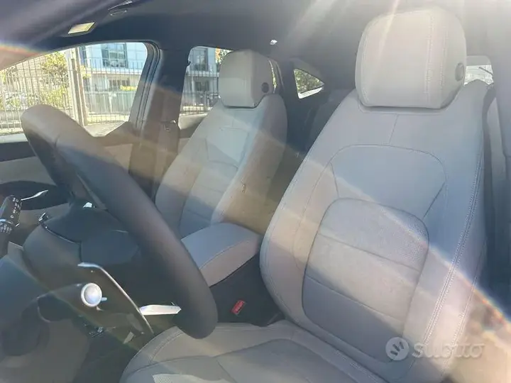 Jaguar E-Pace 2024 photo 3