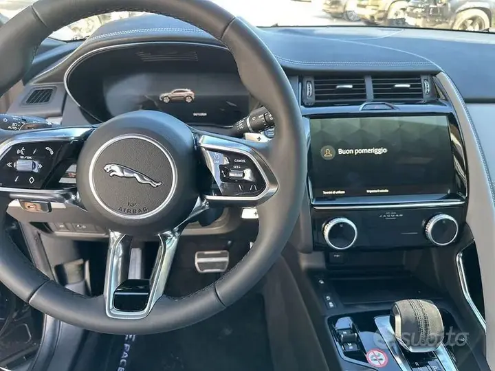 Jaguar E-Pace 2024 photo 4