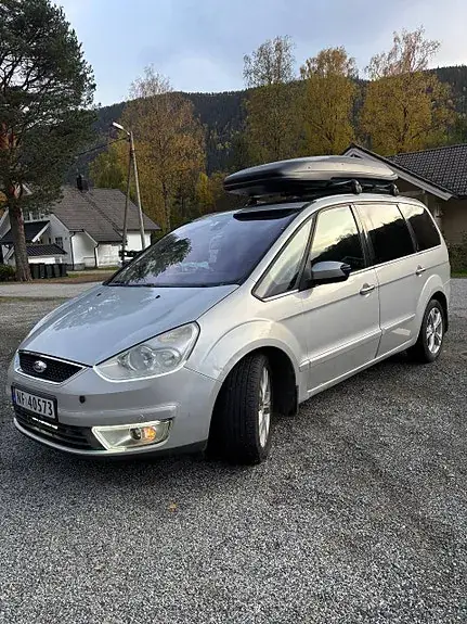 Ford Galaxy 2009 photo 3
