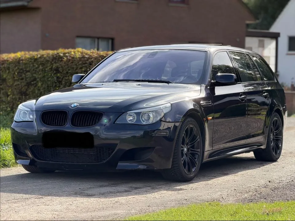 BMW 545I