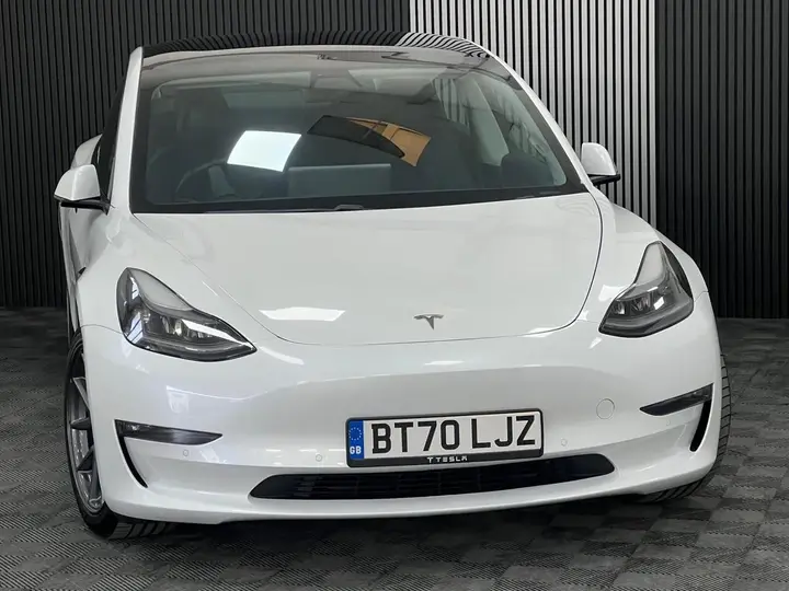 Tesla Model 3 2020 photo 2
