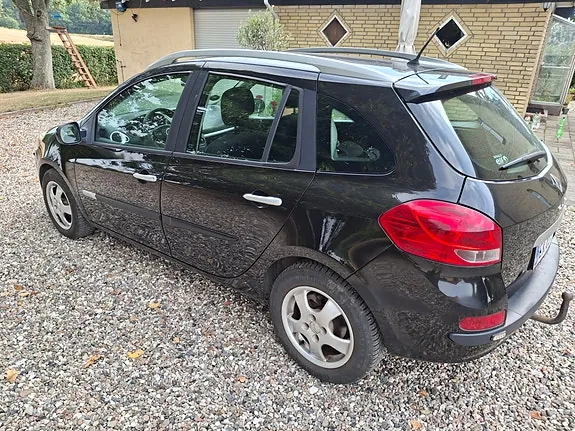 Renault Clio Iii 2011 photo 2