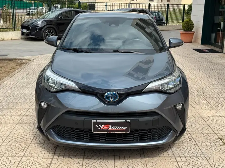 Toyota C-Hr 2022 photo 2