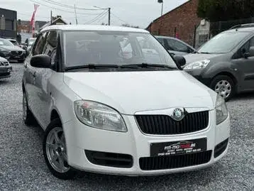 Skoda Fabia 2009 photo 2