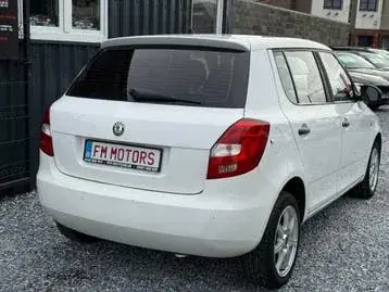 Skoda Fabia 2009 photo 3