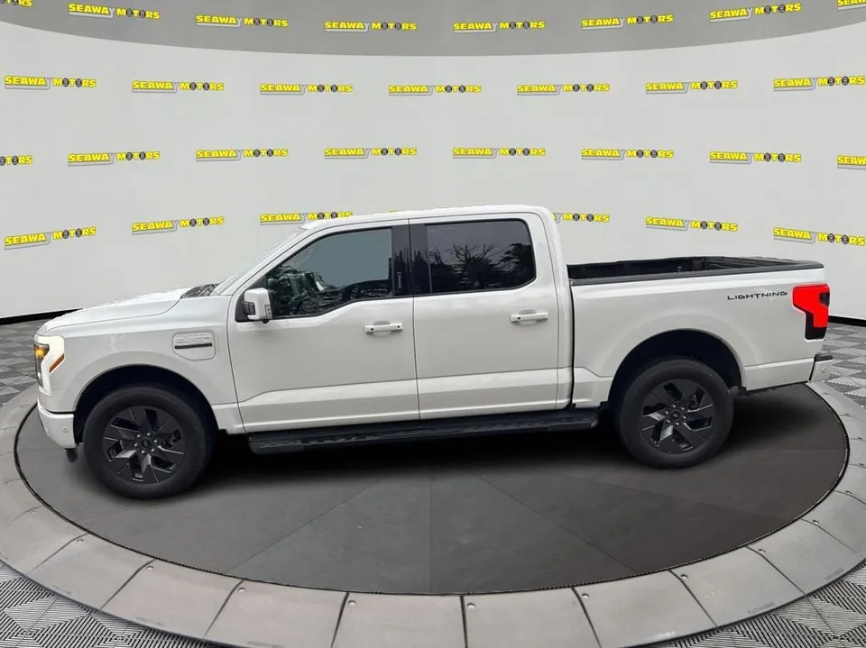 Ford F-150 Lightning 2023 photo 4