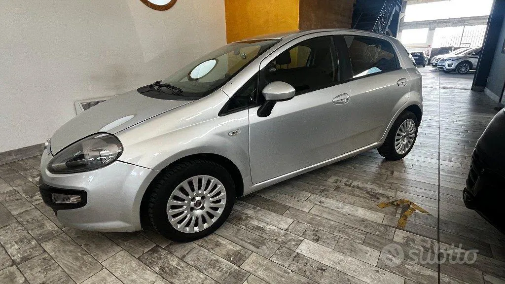 Fiat Grande Punto 2011 photo 3