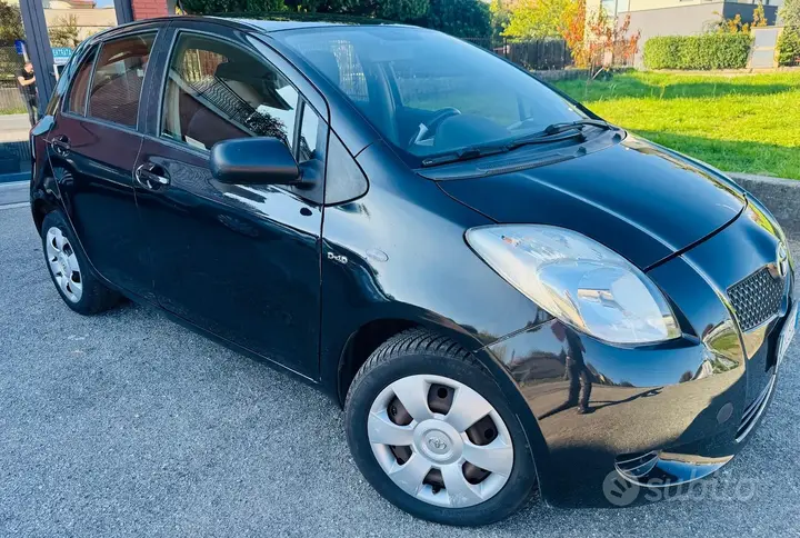 Toyota Yaris 2007 photo 2