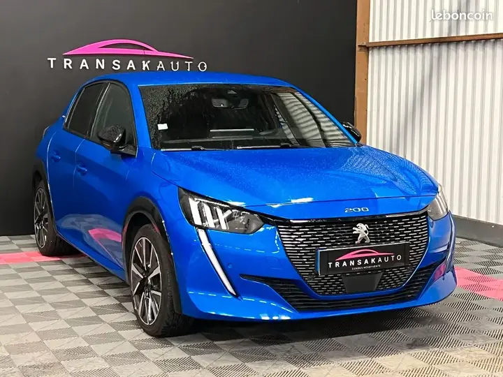 Peugeot 208 2019 photo 3