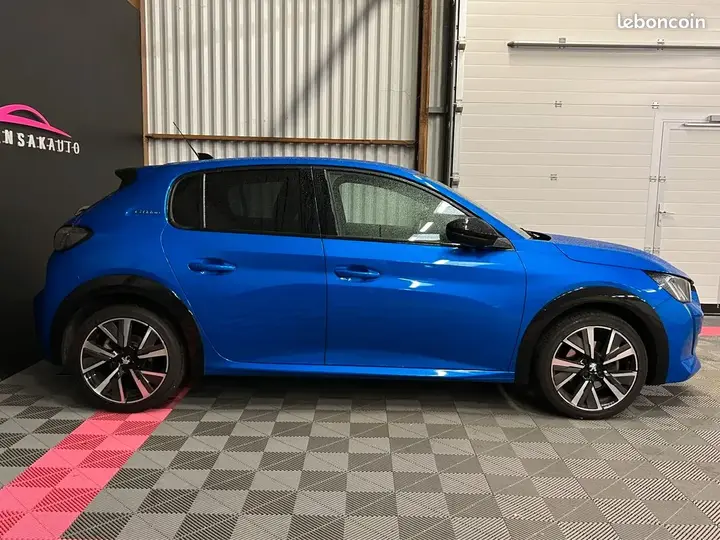 Peugeot 208 2019 photo 4