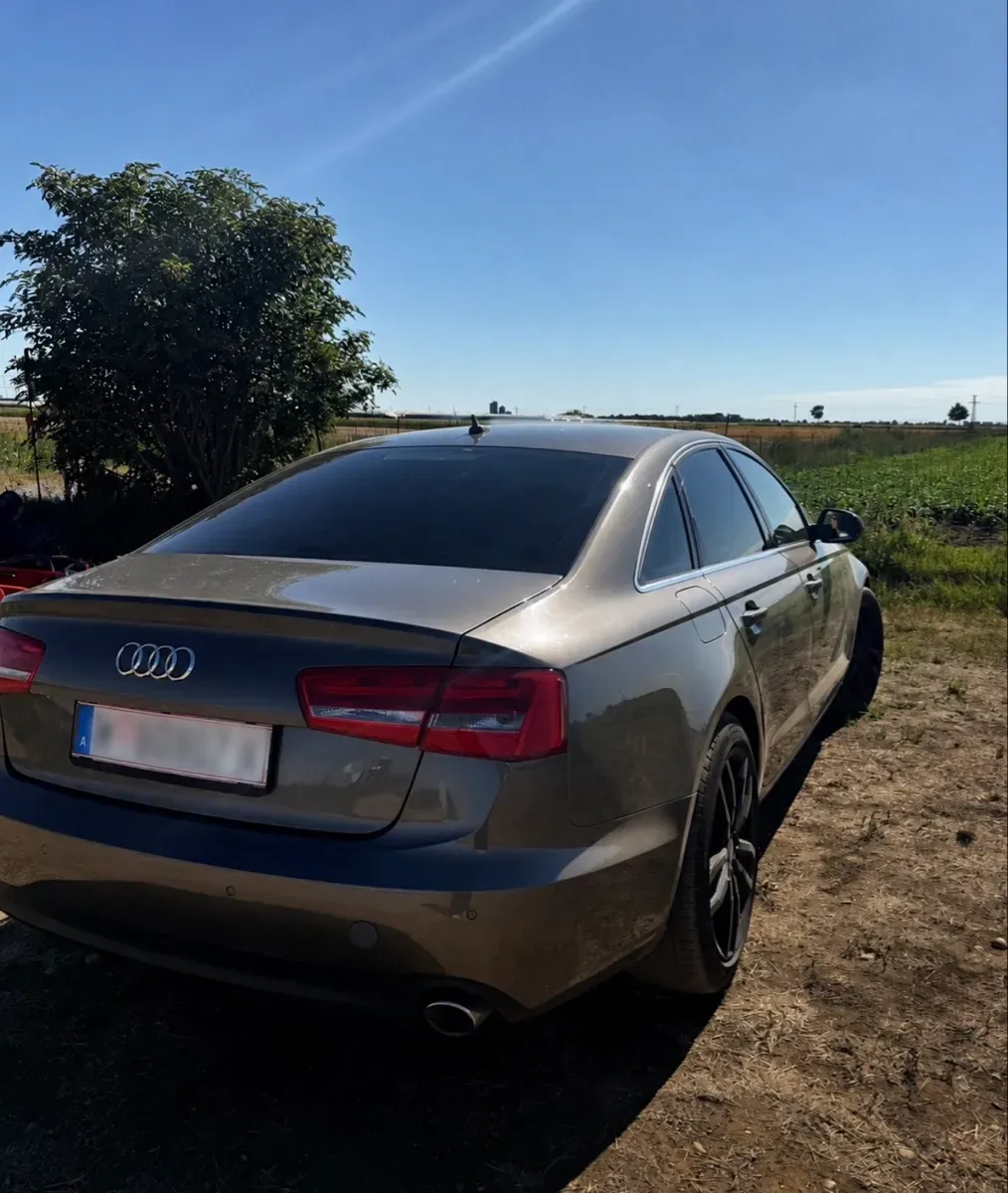 Audi A6 2011 photo 2