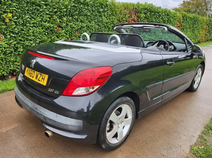 Peugeot 207 2010 photo 3