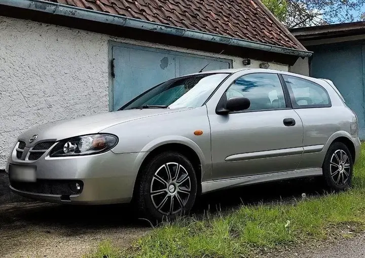 Nissan Almera