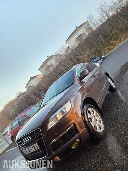 Audi Q7 2009 photo 2