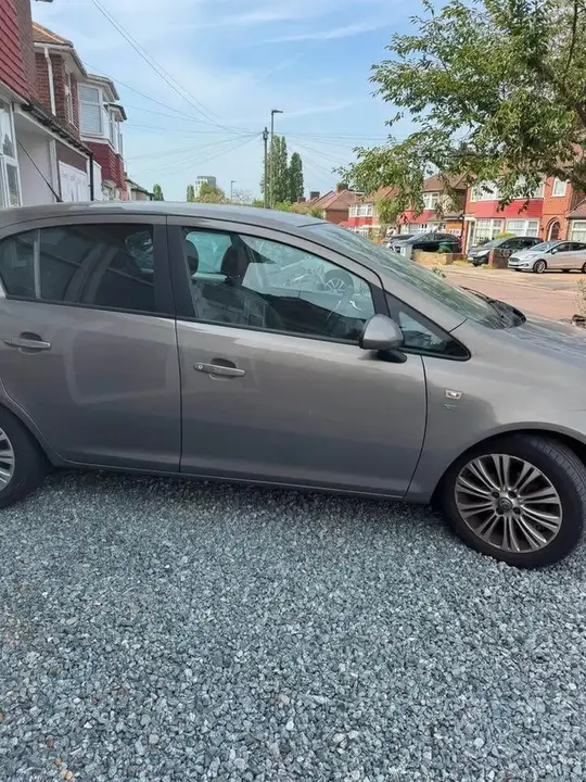 Vauxhall Corsa 2012 photo 3