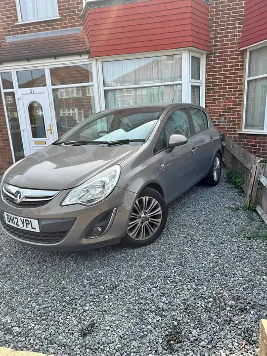 Vauxhall Corsa 2012 photo 2
