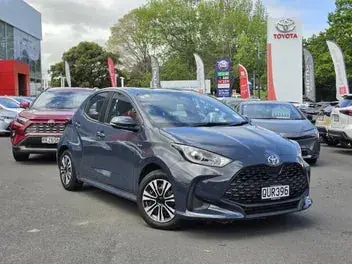 Toyota Yaris 2024 photo 2