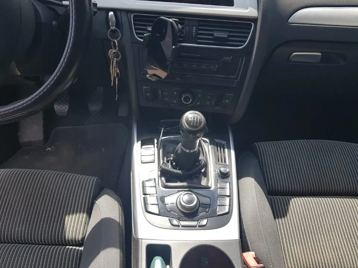Audi A4 2008 photo 2
