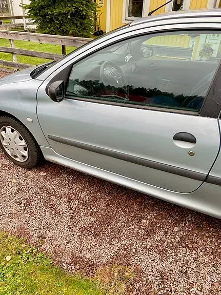 Peugeot 206 2002 photo 2
