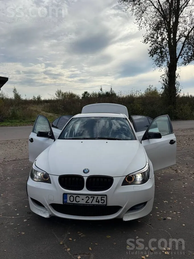 BMW 530 2004 photo 2