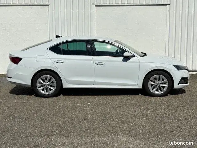 Skoda Octavia 2023 photo 5