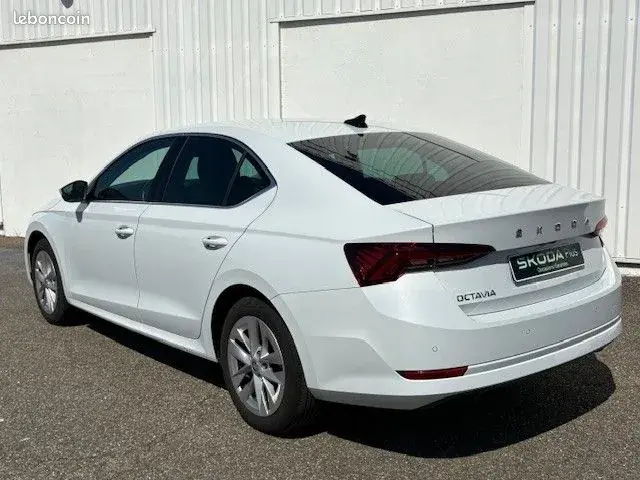 Skoda Octavia 2023 photo 3