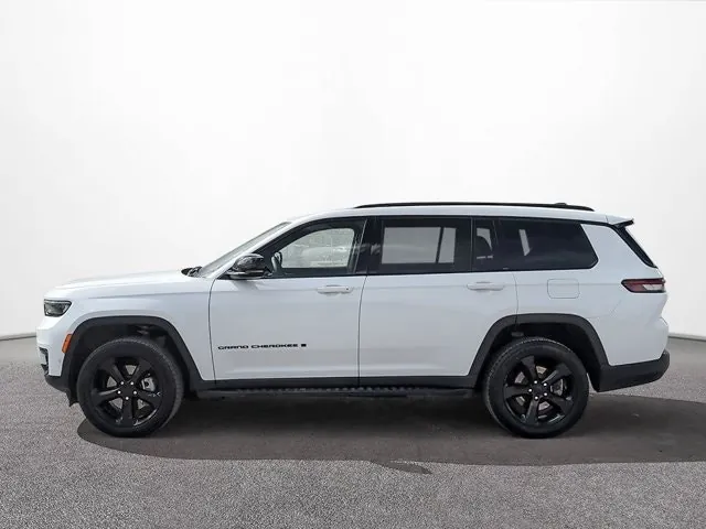 Jeep Grand Cherokee L 2024 photo 3