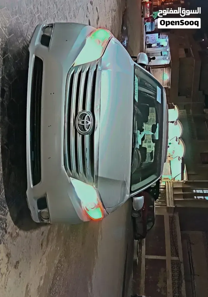 Toyota Avalon 2012 photo 2