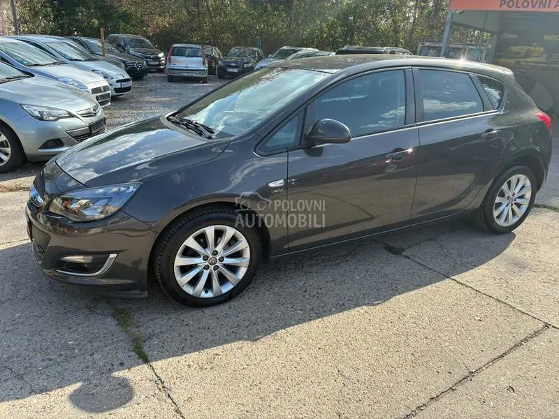 Opel Astra 2013 photo 5