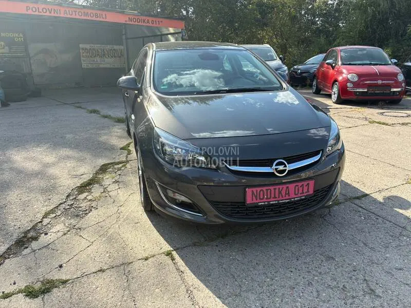 Opel Astra 2013 photo 3