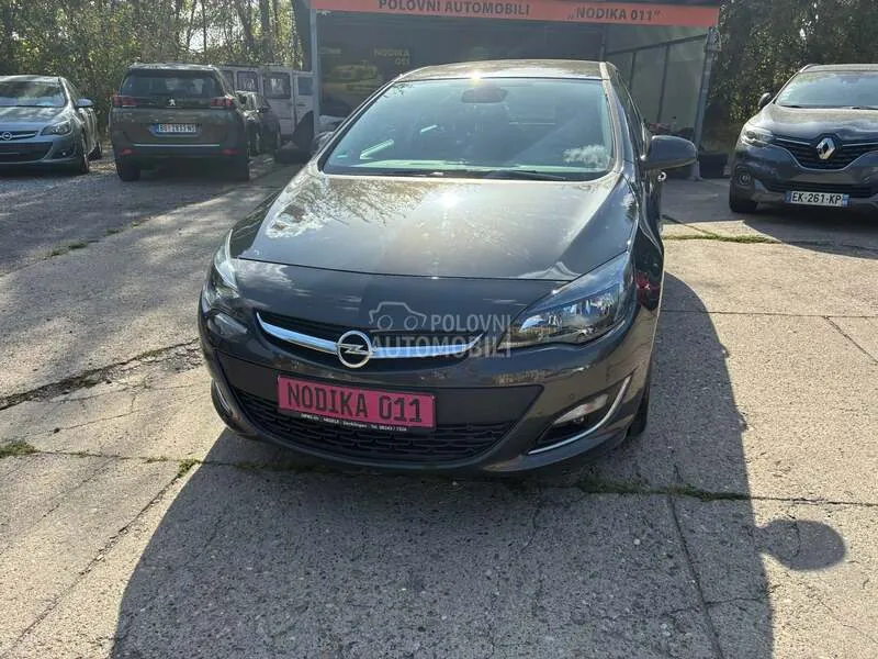 Opel Astra 2013 photo 4