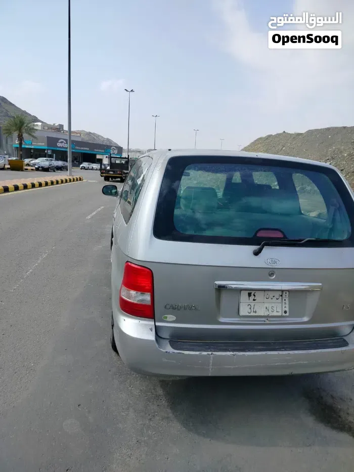 Kia Carnival 2004 photo 2
