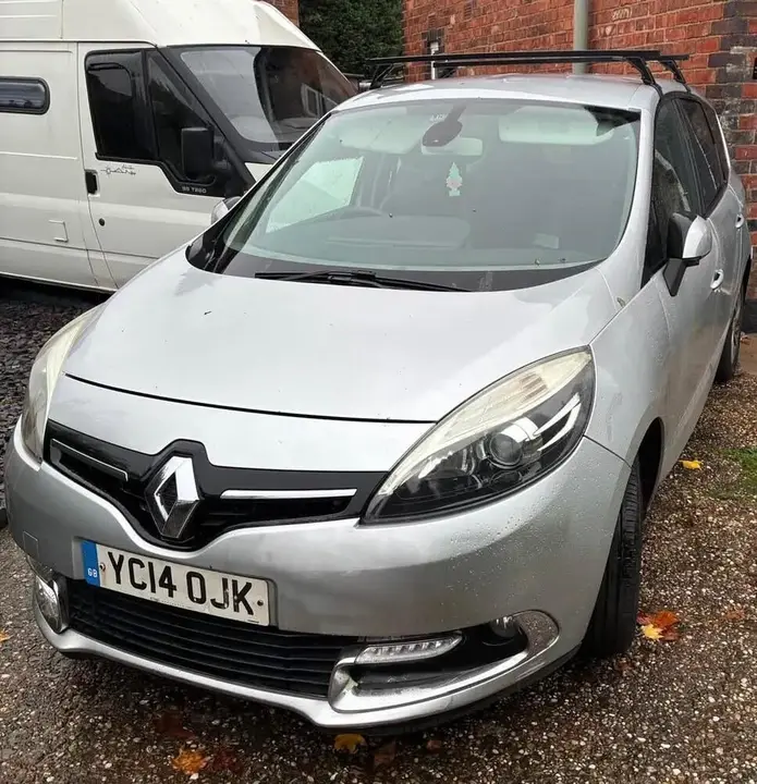 Renault Grand Scenic 2014 photo 2