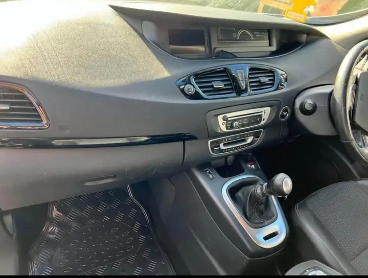Renault Grand Scenic 2014 photo 4